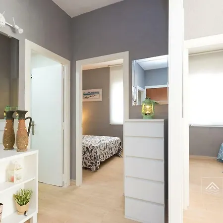S12 - Front --free Wifi- * Salou