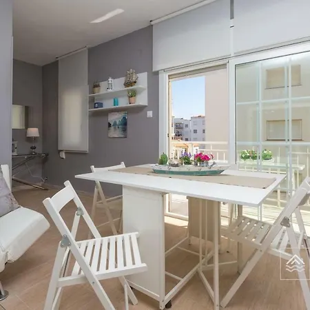 S12 - Front --free Wifi- Apartment Salou